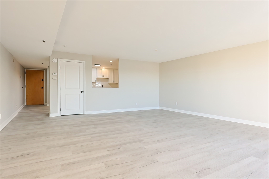 348 Rantoul Street, Unit 202 Beverly, MA 01915 - Photo 16 of 37