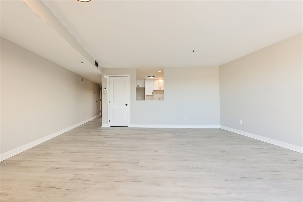 348 Rantoul Street, Unit 202 Beverly, MA 01915 - Photo 17 of 37