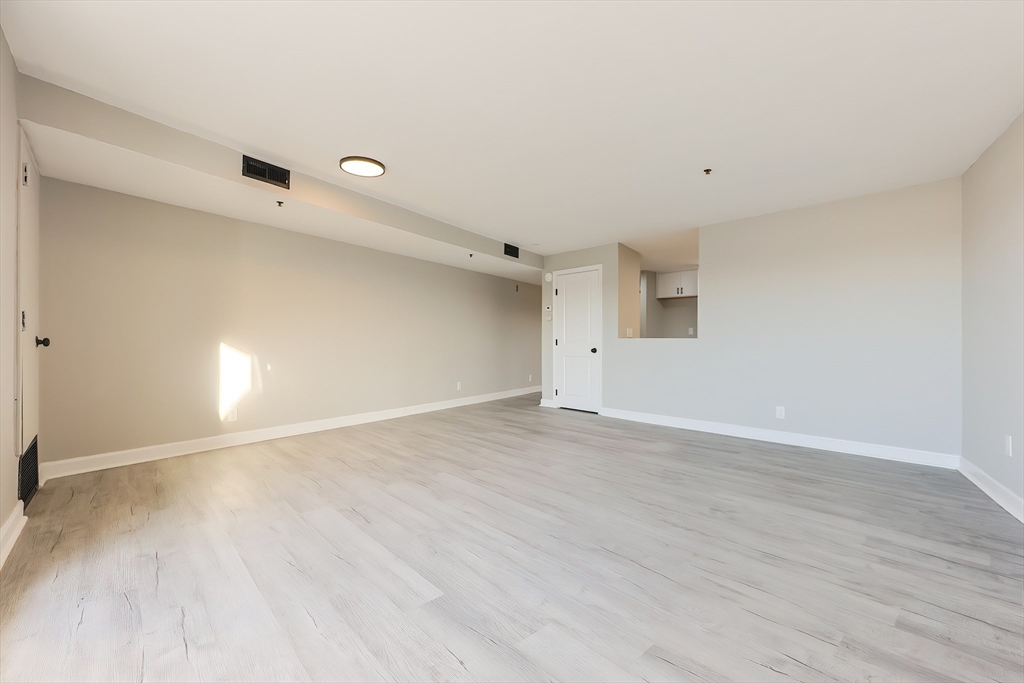 348 Rantoul Street, Unit 202 Beverly, MA 01915 - Photo 18 of 37