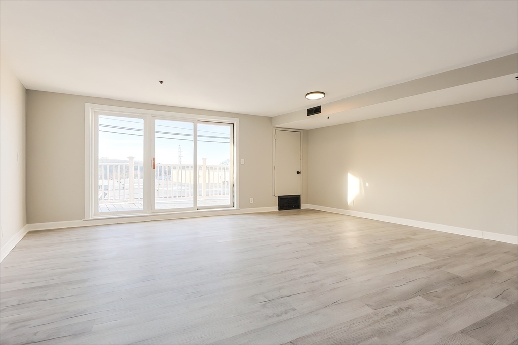 348 Rantoul Street, Unit 202 Beverly, MA 01915 - Photo 22 of 37