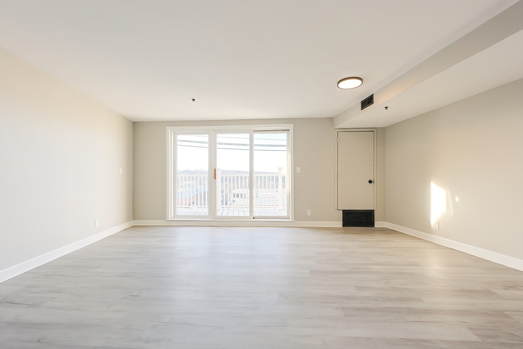 348 Rantoul Street, Unit 202 Beverly, MA 01915 - Photo 23 of 37