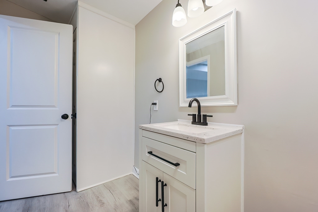 348 Rantoul Street, Unit 202 Beverly, MA 01915 - Photo 26 of 37