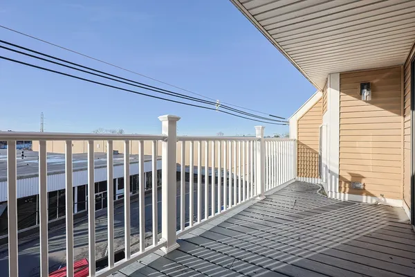 $295,000 | 348 Rantoul Street, Unit 202, Beverly, MA 01915