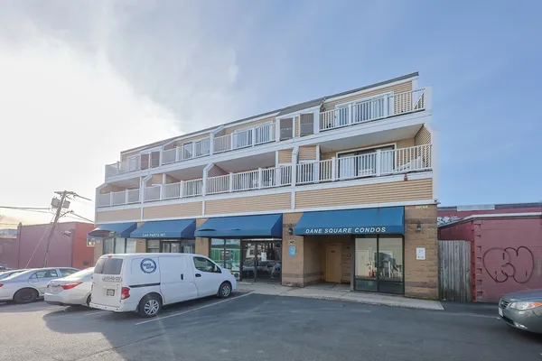 $310,000 | 348 Rantoul Street, Unit 202, Beverly, MA 01915