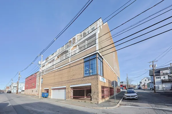 $295,000 | 348 Rantoul Street, Unit 202, Beverly, MA 01915
