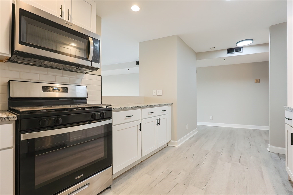 348 Rantoul Street, Unit 202 Beverly, MA 01915 - Photo 7 of 37