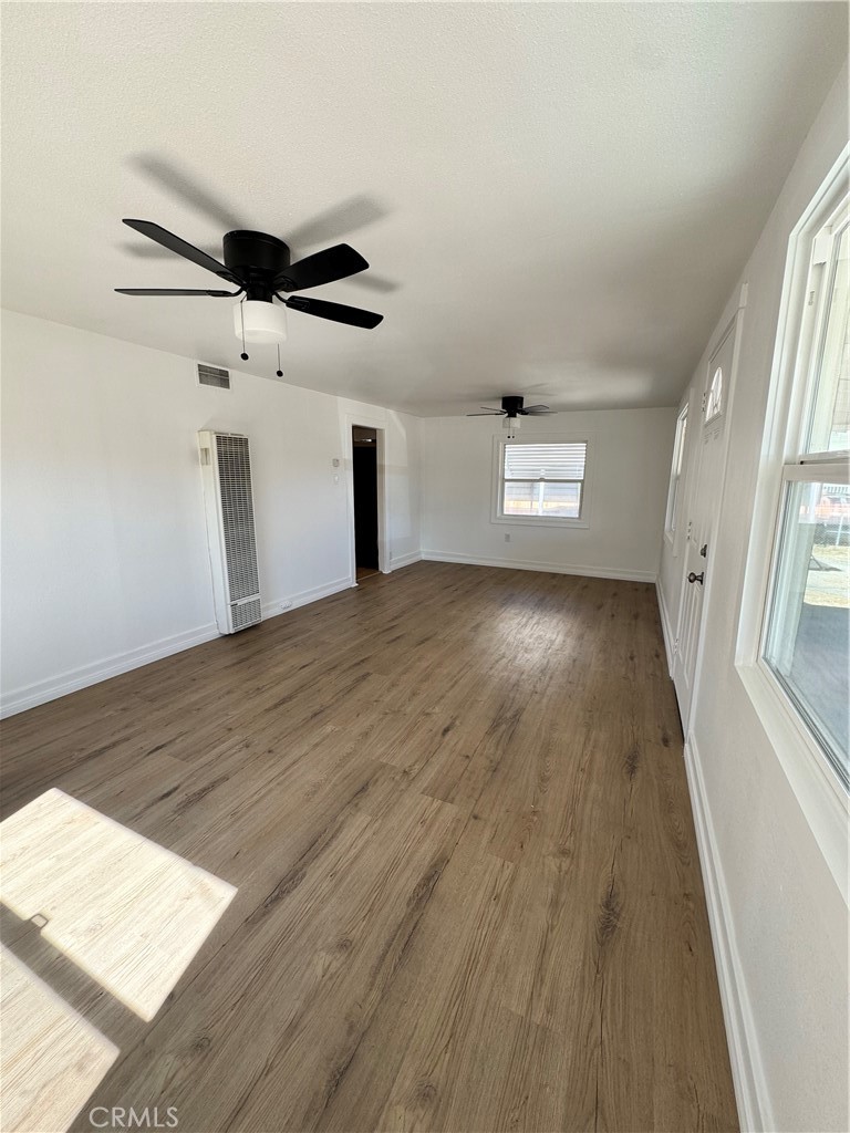34335 County Line Road Yucaipa, CA 92320 - Photo 9 of 14 Livingroom