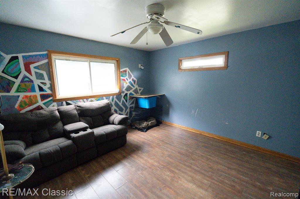 23160 Karr Road Belleville, MI 48111 - Photo 16 of 37 Gallery Image 16