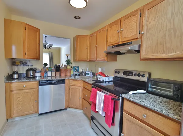 $2,800 | 141 Courtyard Lane, Unit 141, Mansfield, CT 06268