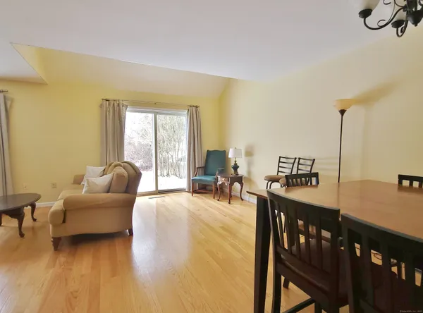 $2,800 | 141 Courtyard Lane, Unit 141, Mansfield, CT 06268