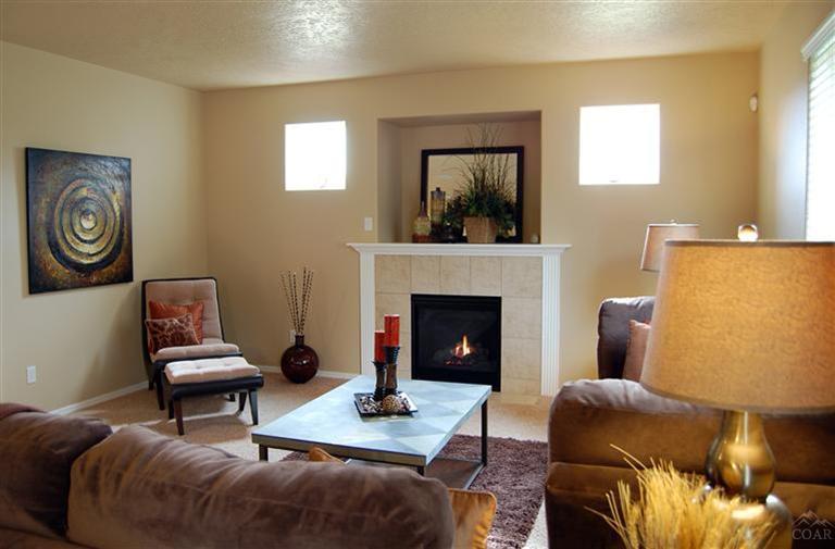 1255 McKinney Butte Road, Unit 5 Sisters, OR 97759 - Photo 6 of 9 Home will be similar to photo shown.