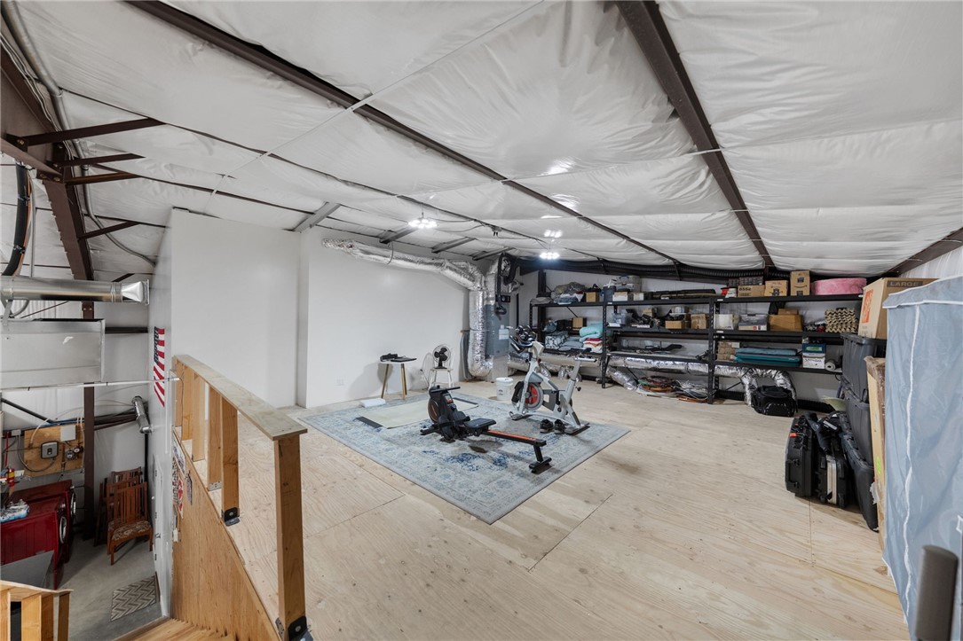 35825 Meadow Ridge Road Temecula, CA 92592 - Photo 74 of 75 a view of a room with gym equipment