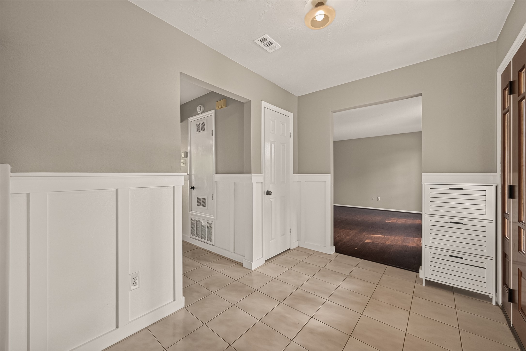 1030 Mabry Mill Road Houston, TX 77062 - Photo 4 of 45