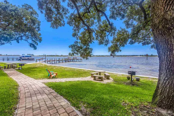$1,500 | 209 West Miracle Strip Parkway, Unit H302, Mary Esther, FL 32569