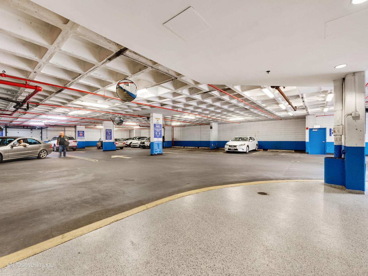 6007 North Sheridan Road, Unit 17G Chicago, IL 60660 - Photo 15 of 18 a view of parking area