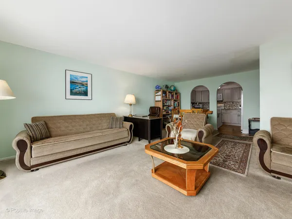 $249,900 | 6007 North Sheridan Road, Unit 17G, Chicago, IL 60660