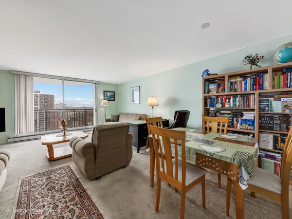 $249,900 | 6007 North Sheridan Road, Unit 17G, Chicago, IL 60660