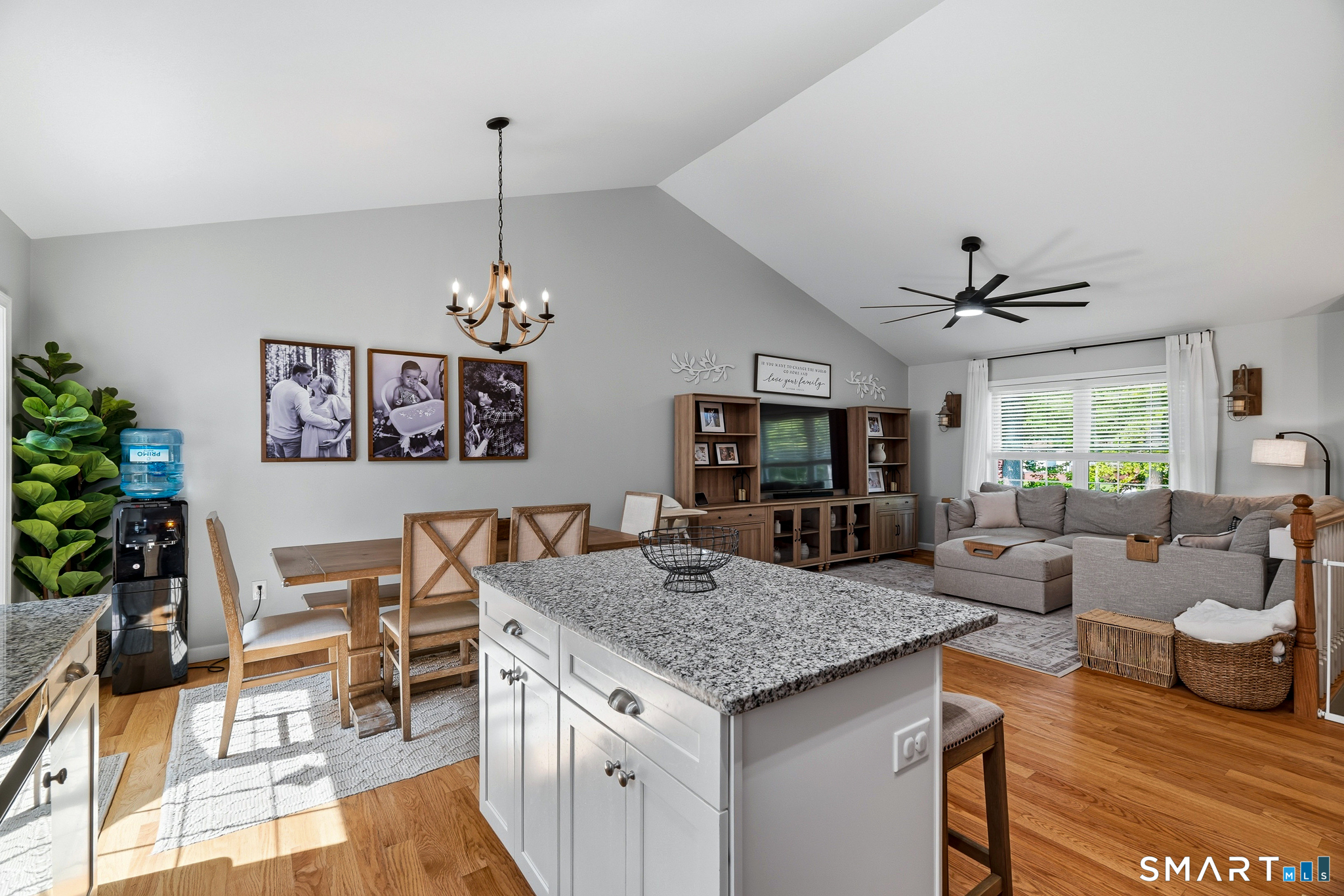 845 Old Colchester Road Montville, CT 06370 - Photo 14 of 38