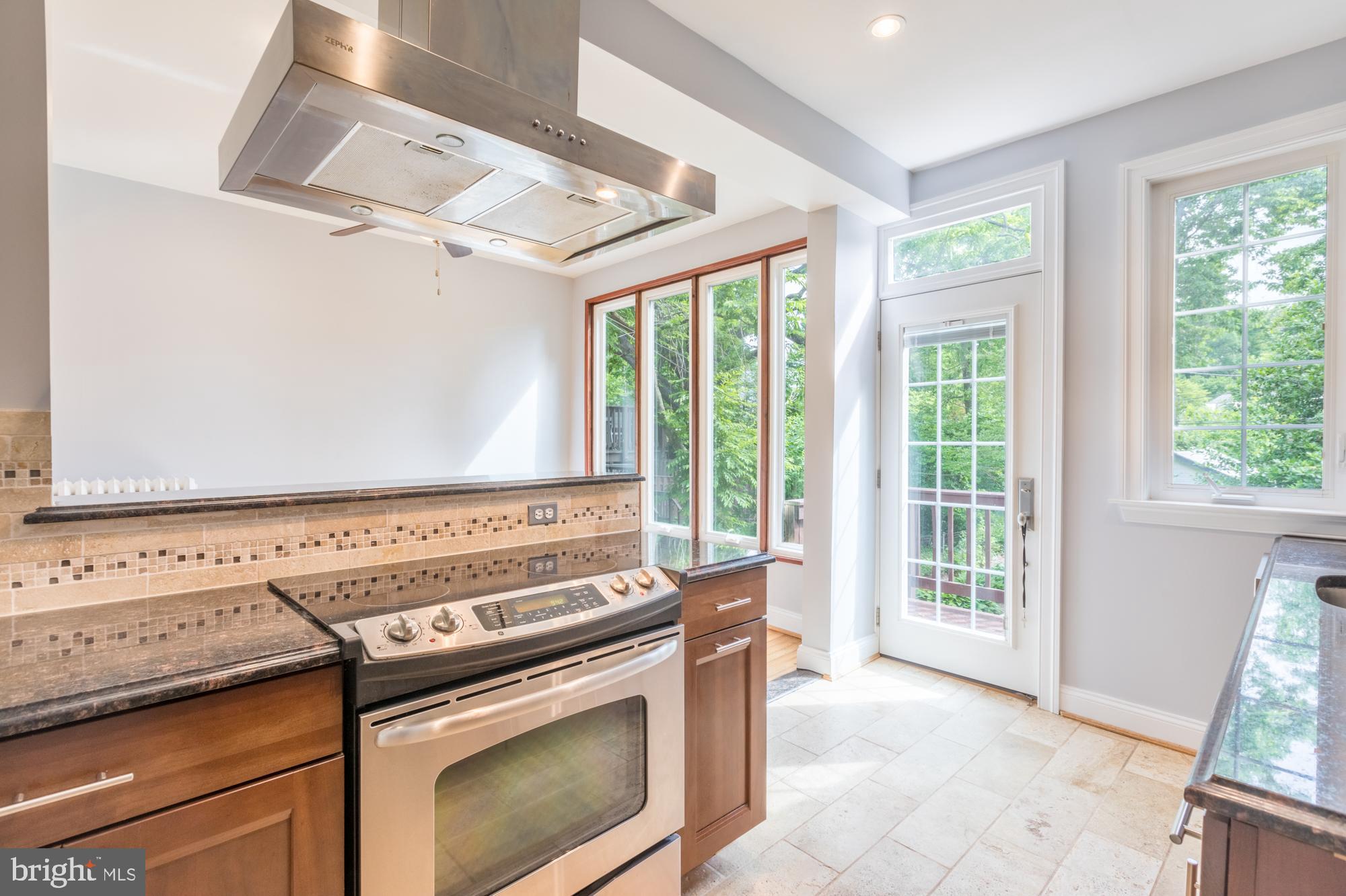 1405 Foxhall Road Northwest Washington, DC 20007 - Photo 18 of 45 Gallery Image 18