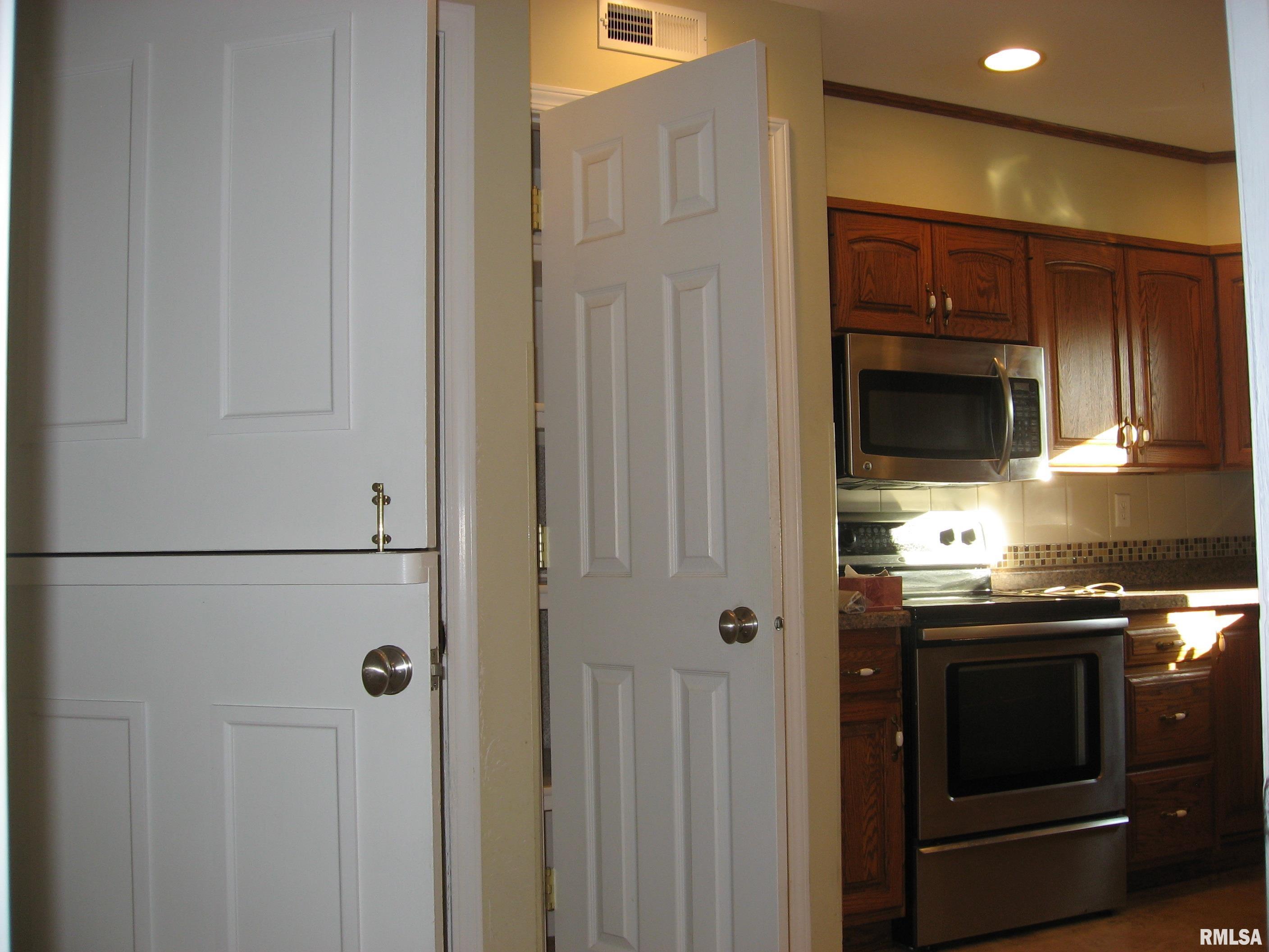 310 Devonshire Road Washington, IL 61571 - Photo 27 of 46 Gallery Image 27