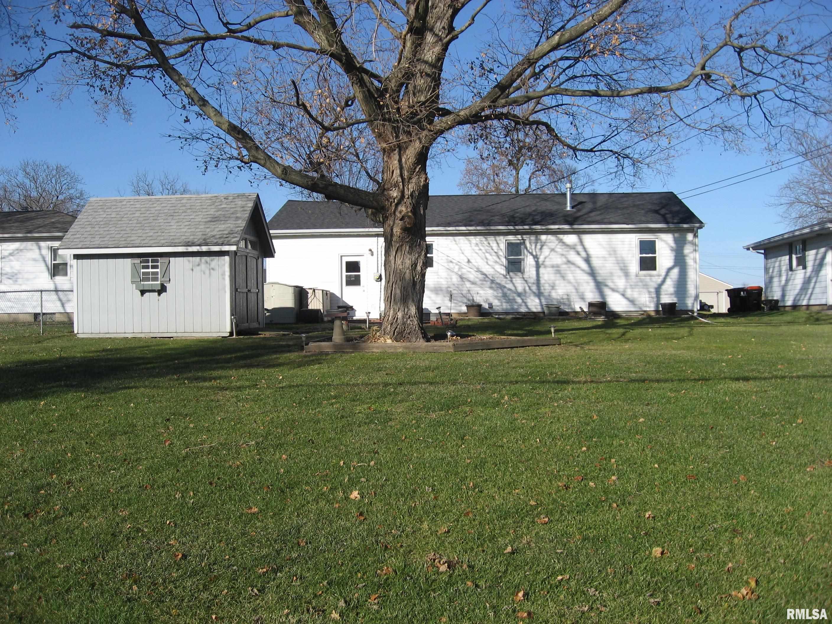 310 Devonshire Road Washington, IL 61571 - Photo 8 of 46 Gallery Image 8