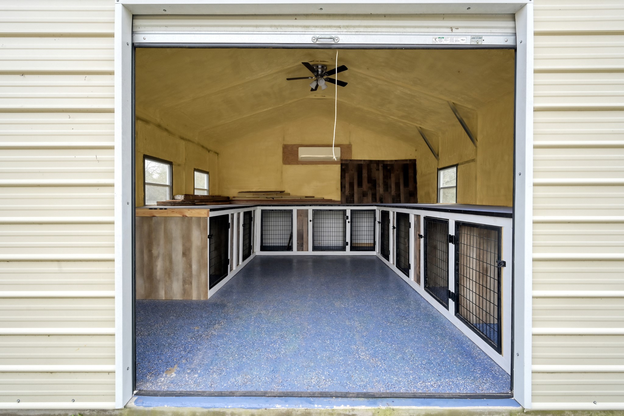 88 Julia Justice Road Huntsville, TX 77320 - Photo 30 of 37 Interior of outbuilding 2
