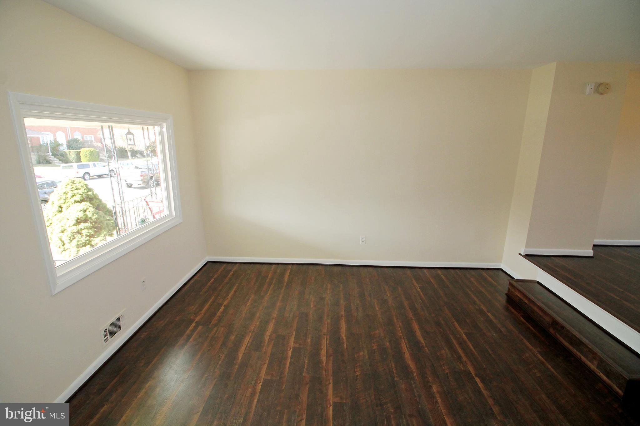2138 Pitney Road Baltimore, MD 21234 - Photo 4 of 30 Living Room