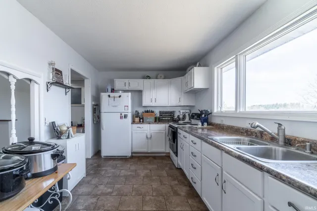 $340,000 | 8700 Circle Drive, Kendallville, IN 46755