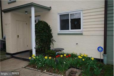 13 Ridge Road, Unit Q Greenbelt, MD 20770 - Photo 3 of 30 Exterior (Front)