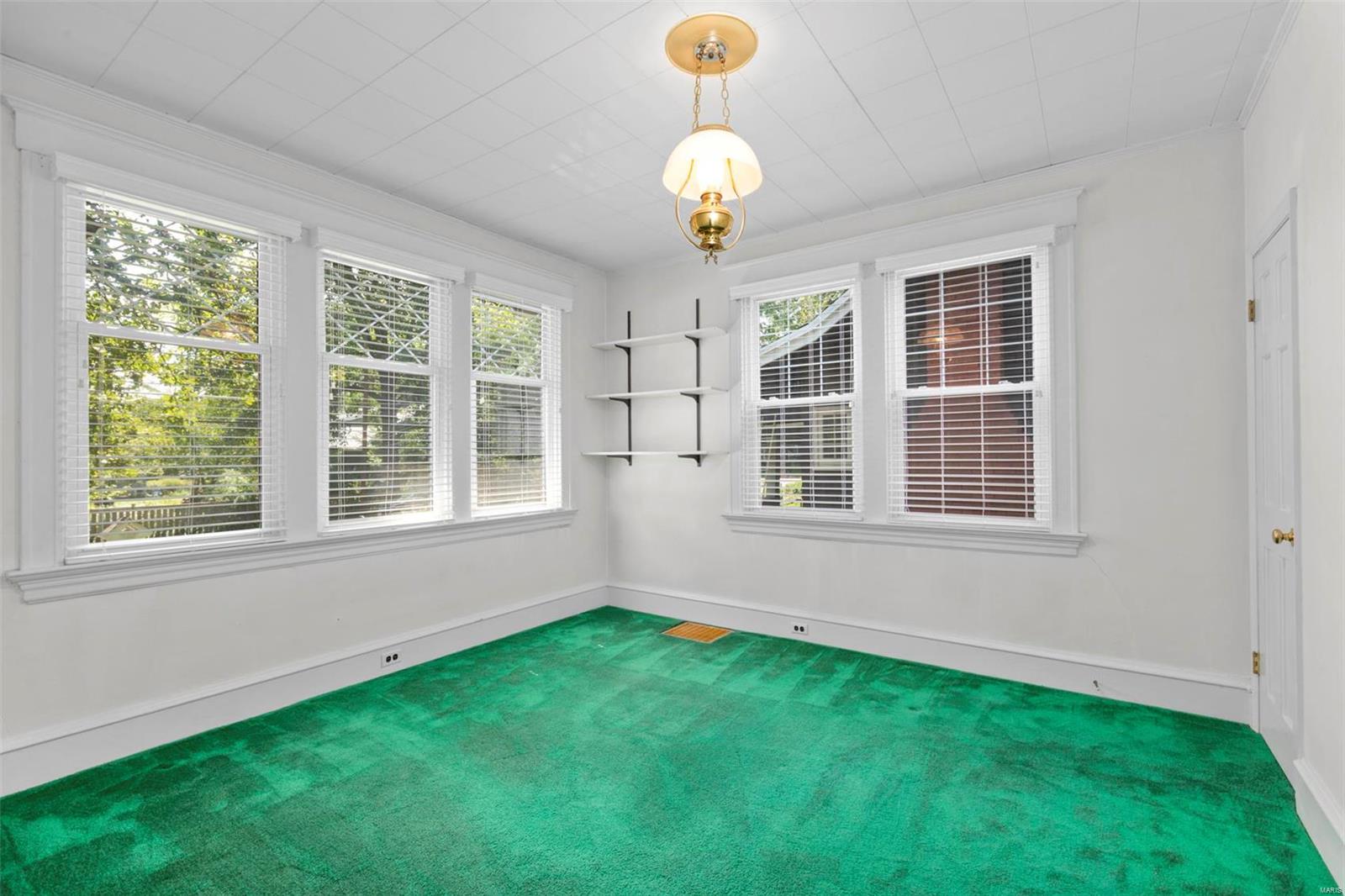 15 East Jackson Road Webster Groves, MO 63119 - Photo 20 of 38