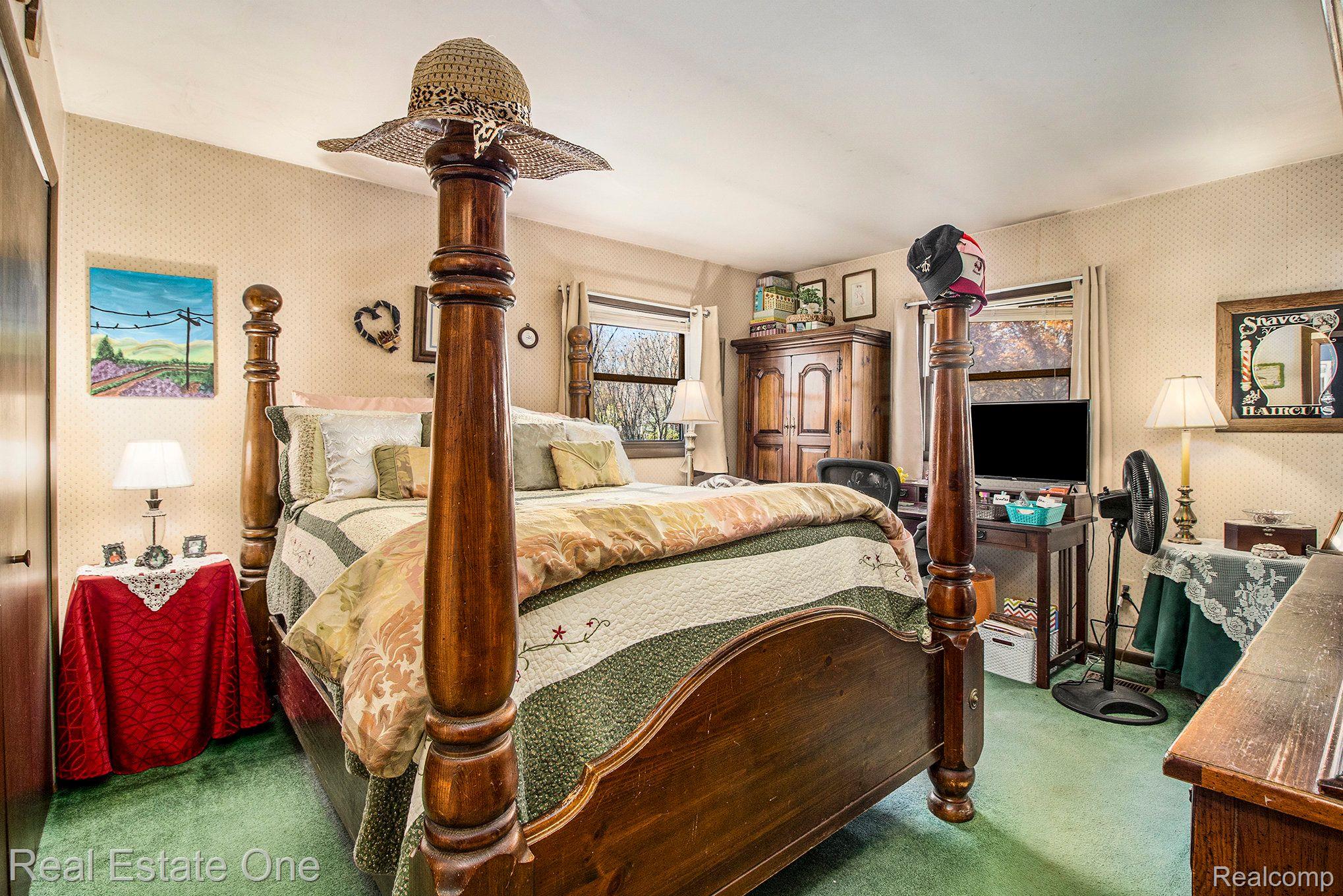 33887 Ash Road New Boston, MI 48164 - Photo 15 of 27 Gallery Image 15
