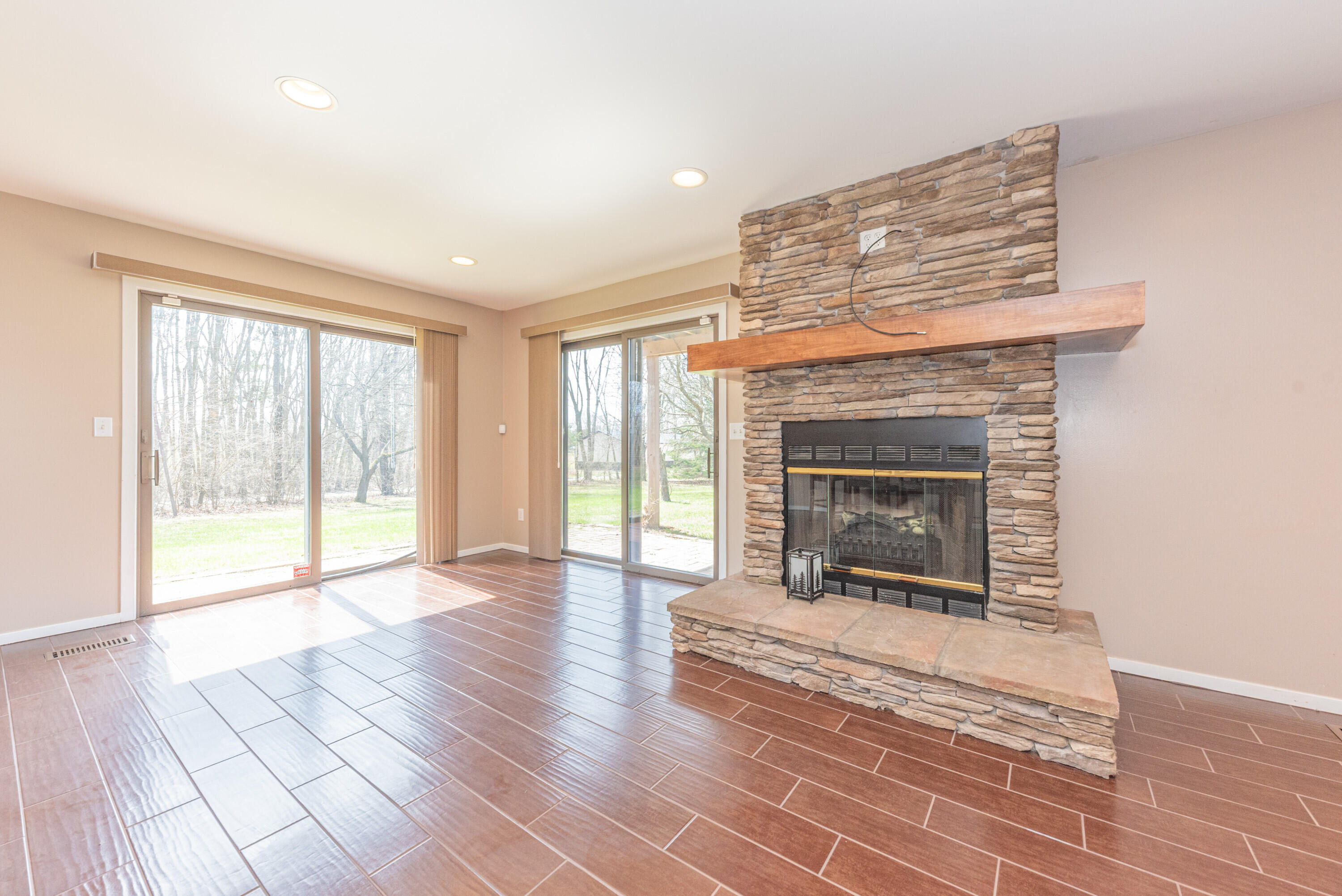 9138 Warner Road Saline, MI 48176 - Photo 38 of 56 38 Family room 2