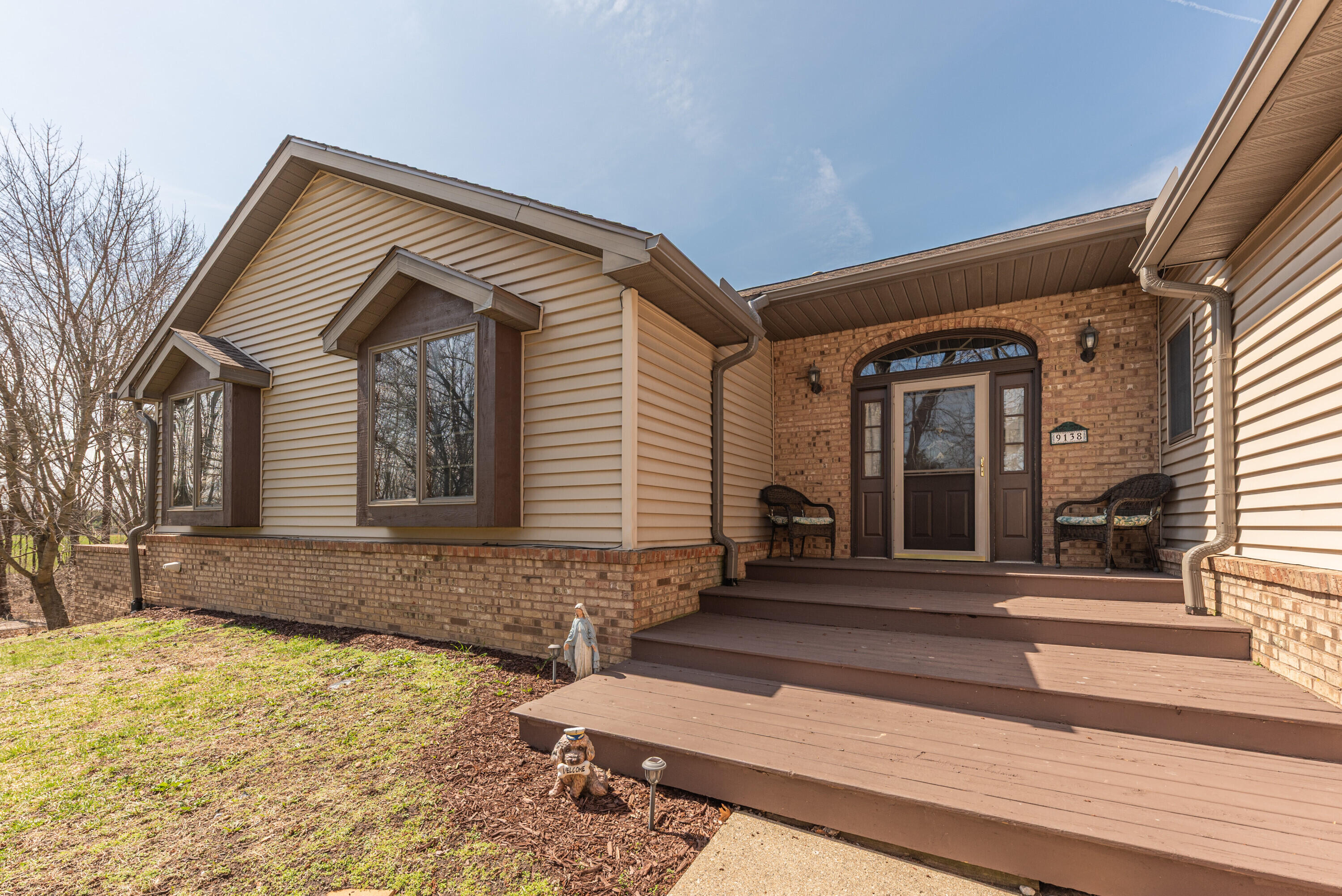 9138 Warner Road Saline, MI 48176 - Photo 4 of 56 04 Front approach