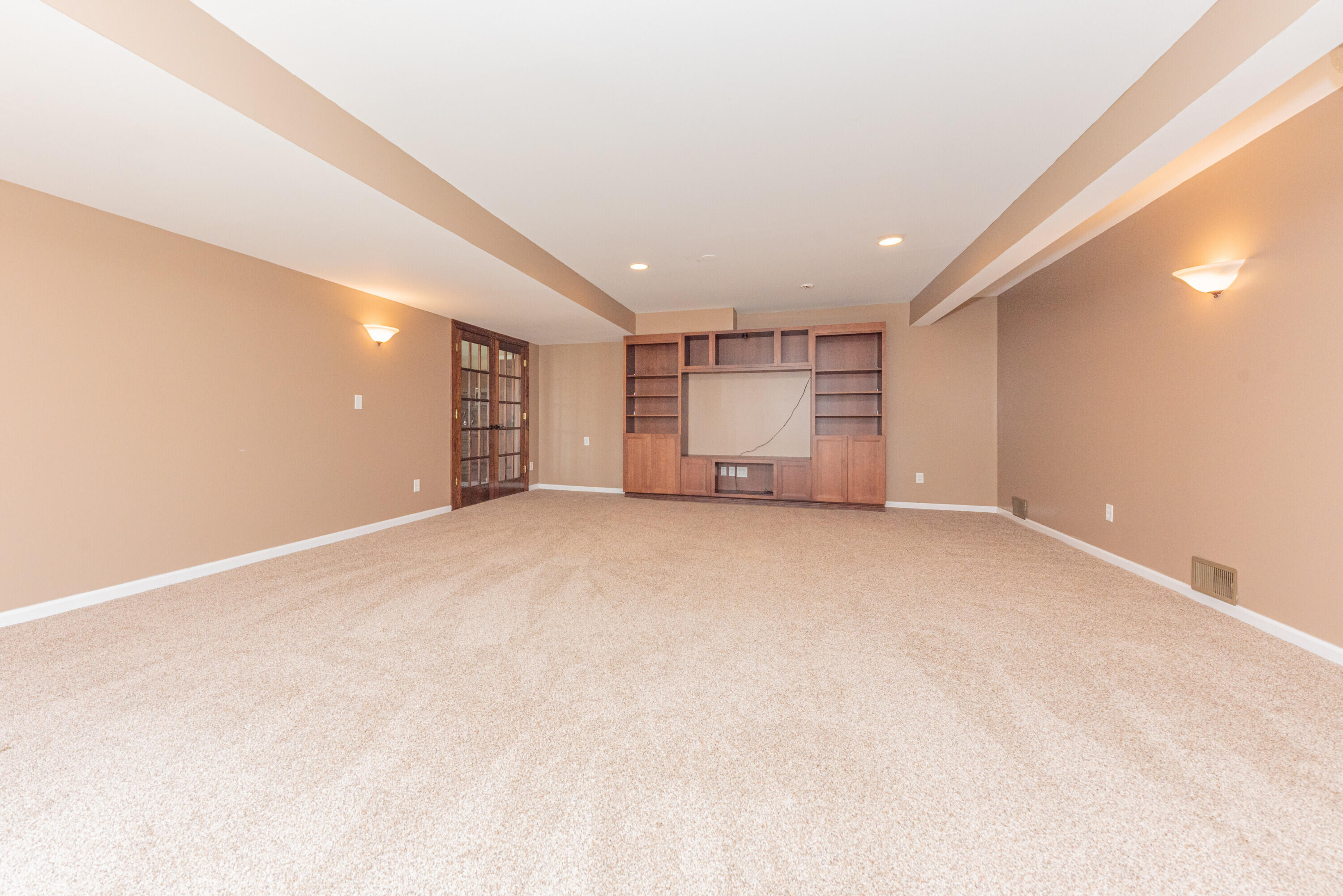 9138 Warner Road Saline, MI 48176 - Photo 43 of 56 43 Basement living room 3