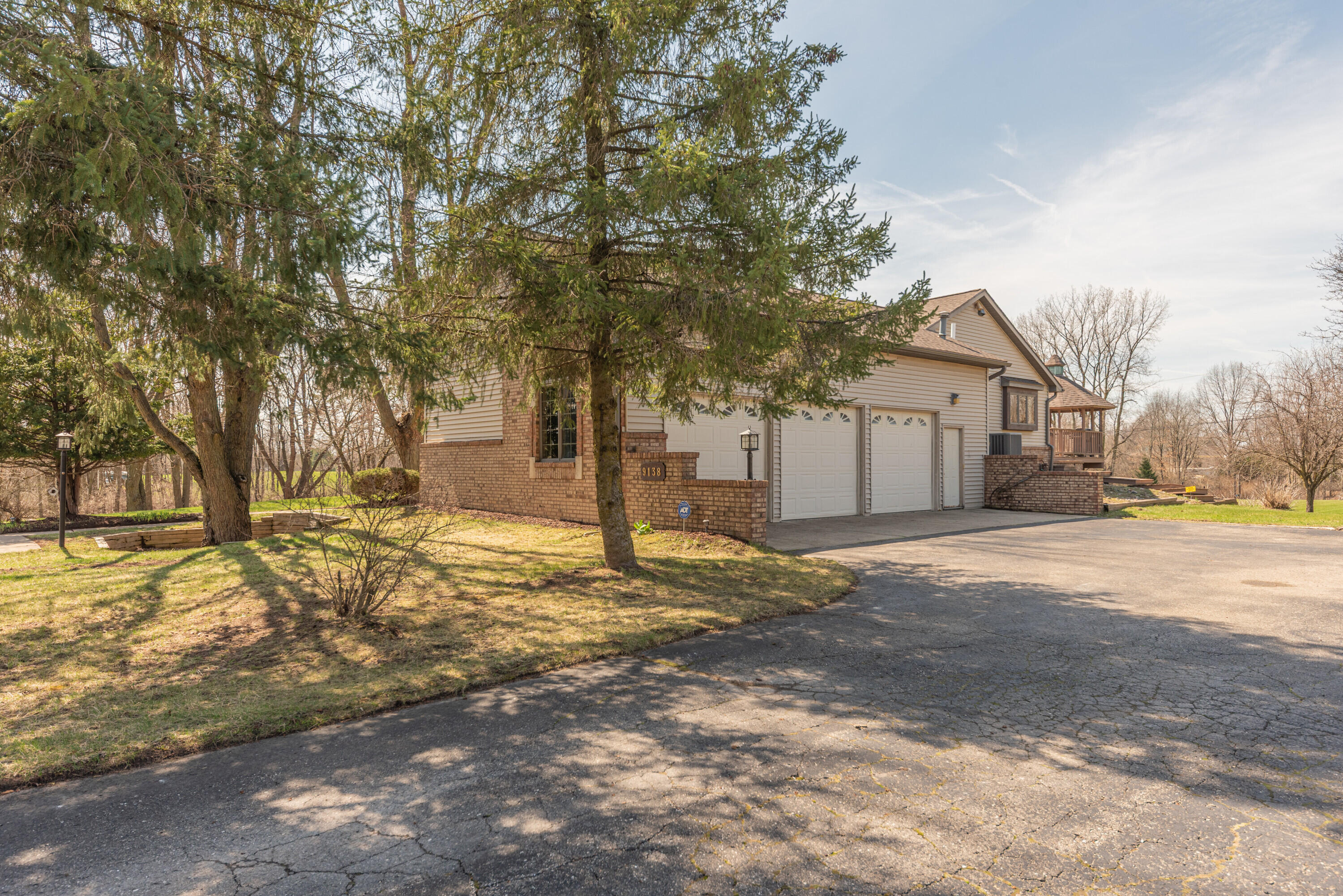 9138 Warner Road Saline, MI 48176 - Photo 48 of 56 Front corner N
