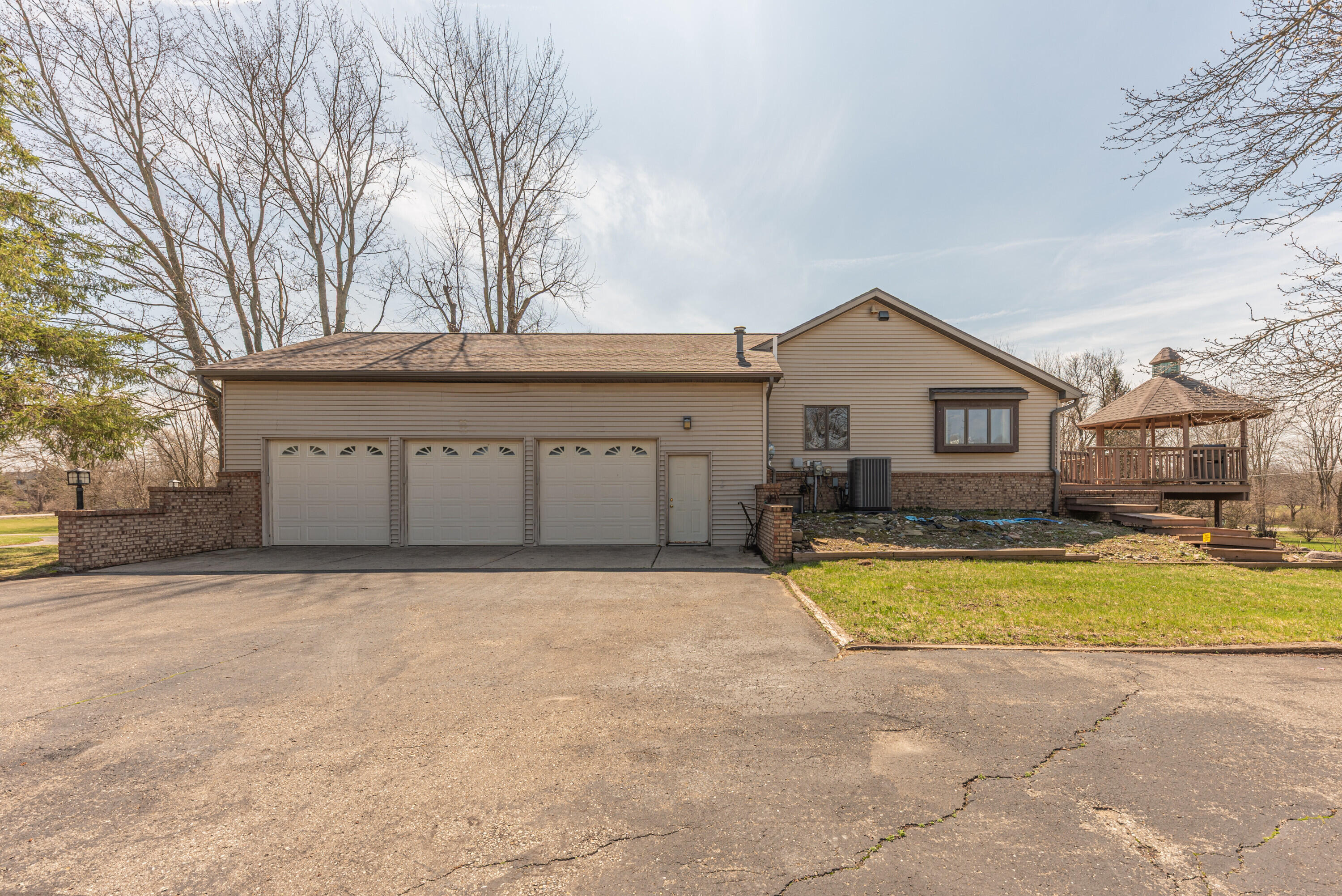 9138 Warner Road Saline, MI 48176 - Photo 49 of 56 Side view N