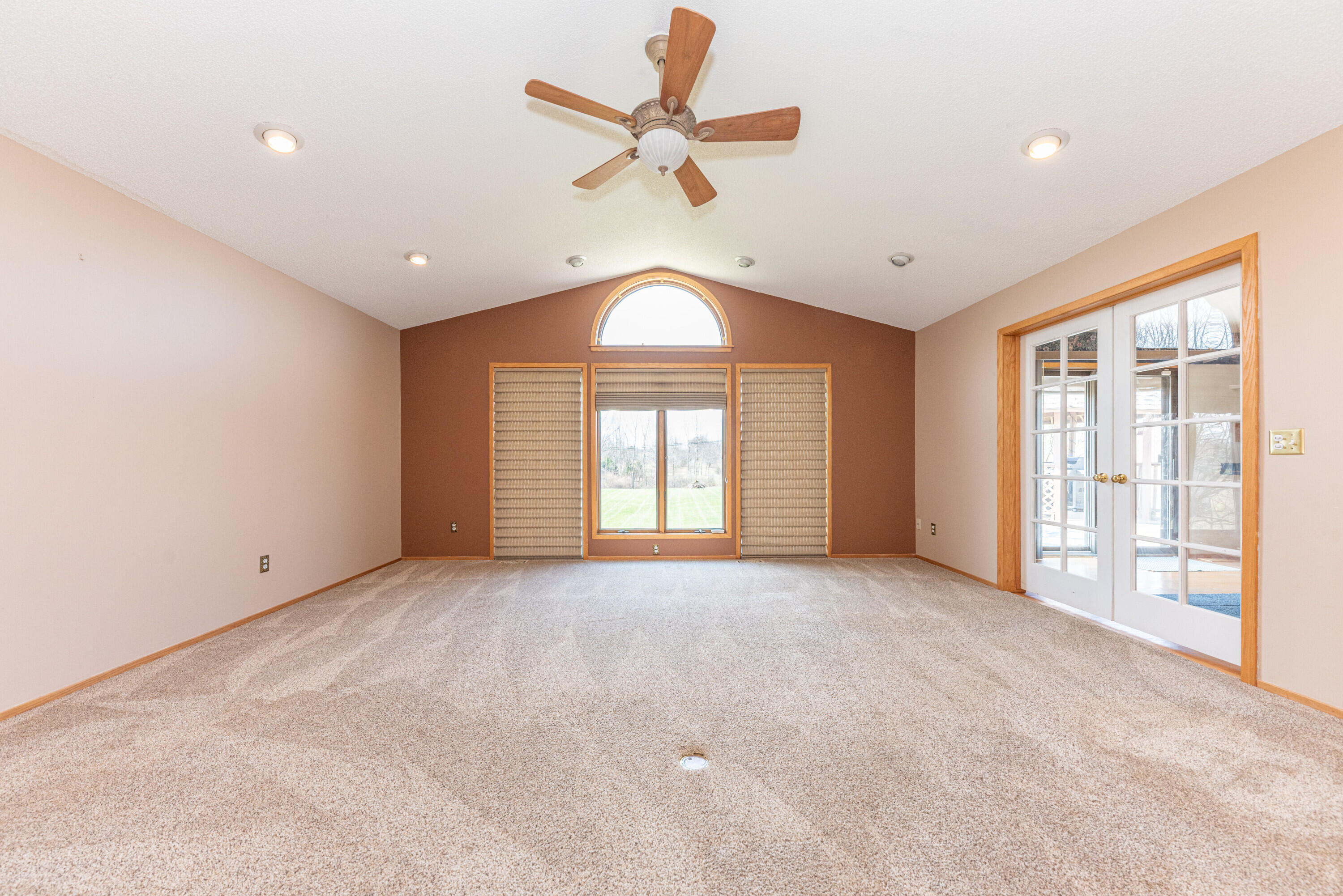 9138 Warner Road Saline, MI 48176 - Photo 8 of 56 08 Living room 1