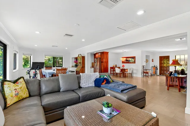 $3,400 | 435 Pine Villa Drive, Atlantis, FL 33462