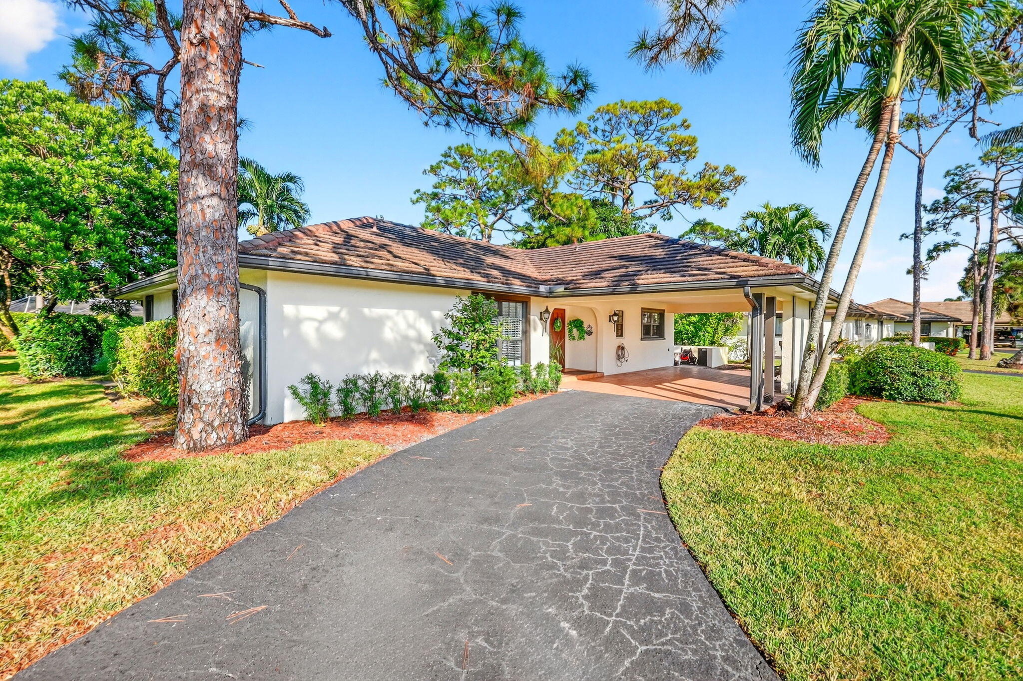 435 Pine Villa Drive Atlantis, FL 33462 - Photo 3 of 50 2-web-or-mls-DSC_6619