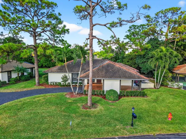 $3,400 | 435 Pine Villa Drive, Atlantis, FL 33462