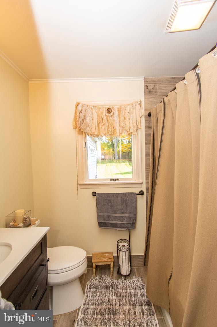 9 Willingboro Road Sewell, NJ 08080 - Photo 15 of 31 Full Bathroom