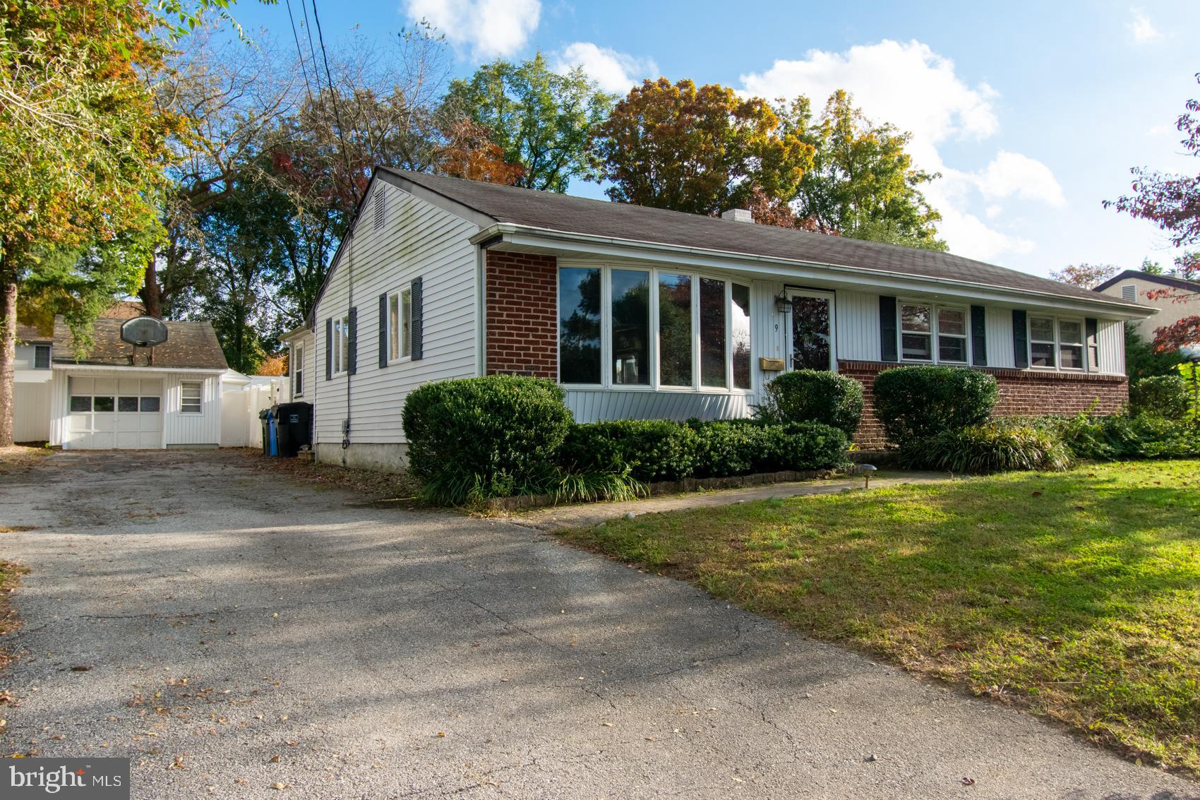 9 Willingboro Road Sewell, NJ 08080 - Photo 3 of 31