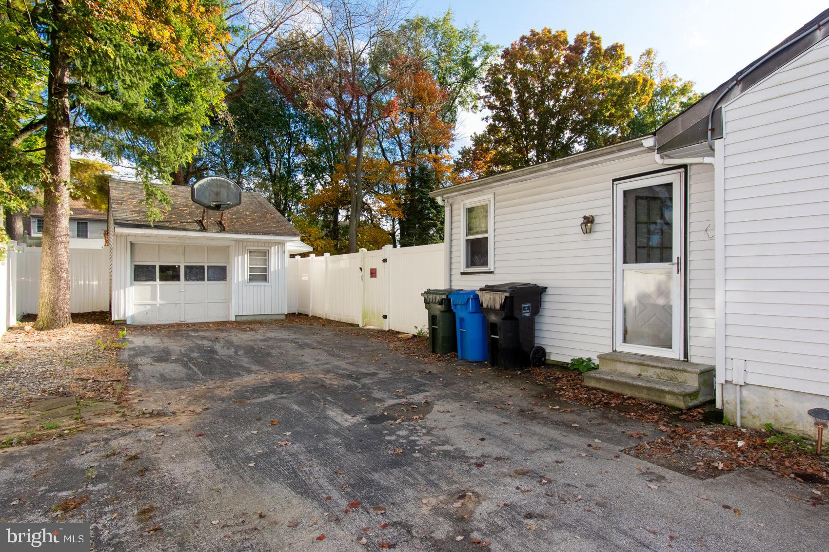 9 Willingboro Road Sewell, NJ 08080 - Photo 5 of 31 Detached Garage and Side Entry