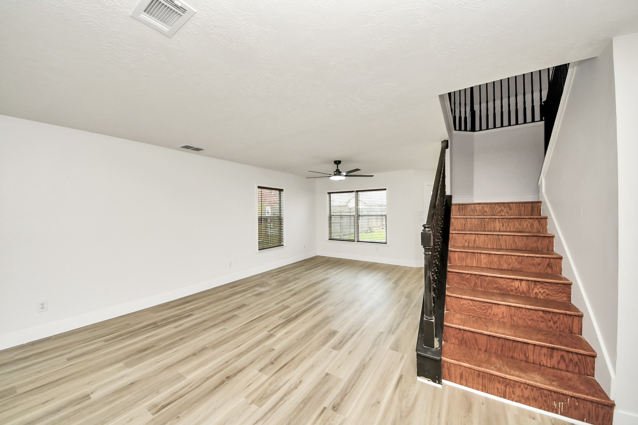 1910 Fallow Lane Houston, TX 77049 - Photo 6 of 25