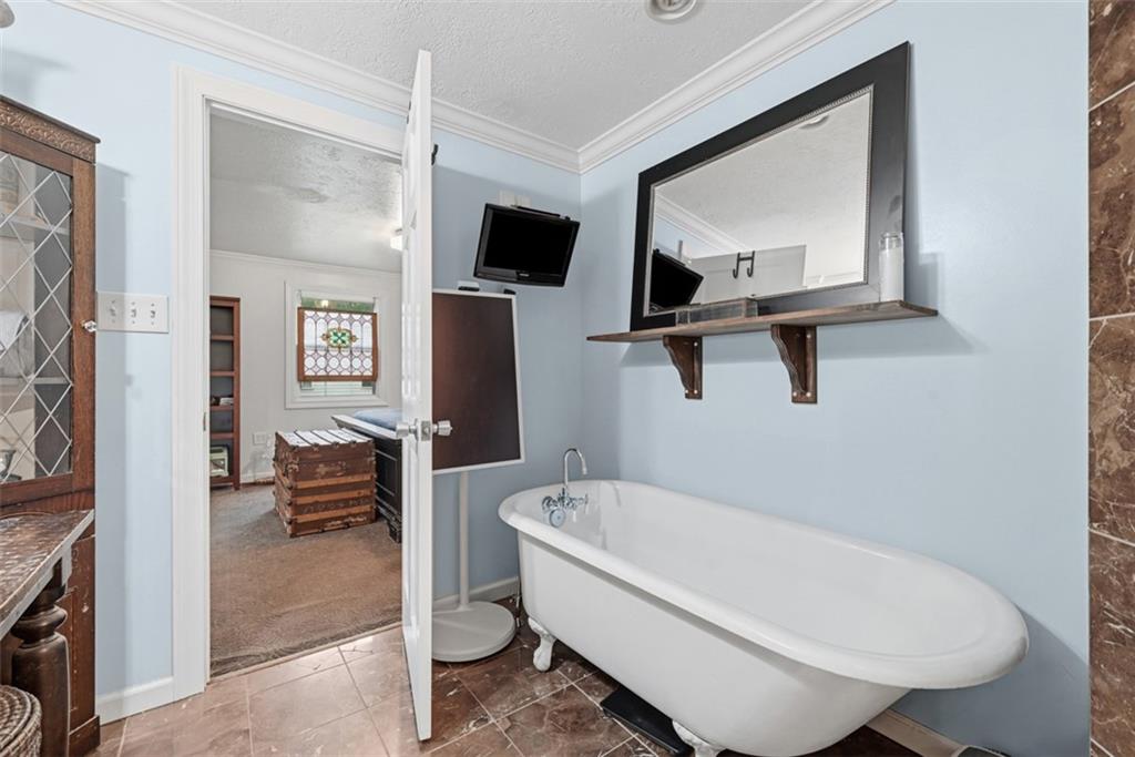 5380 Hardt Road Gibsonia, PA 15044 - Photo 18 of 49 End your day rejuvenating and soaking in the claw foot tub.