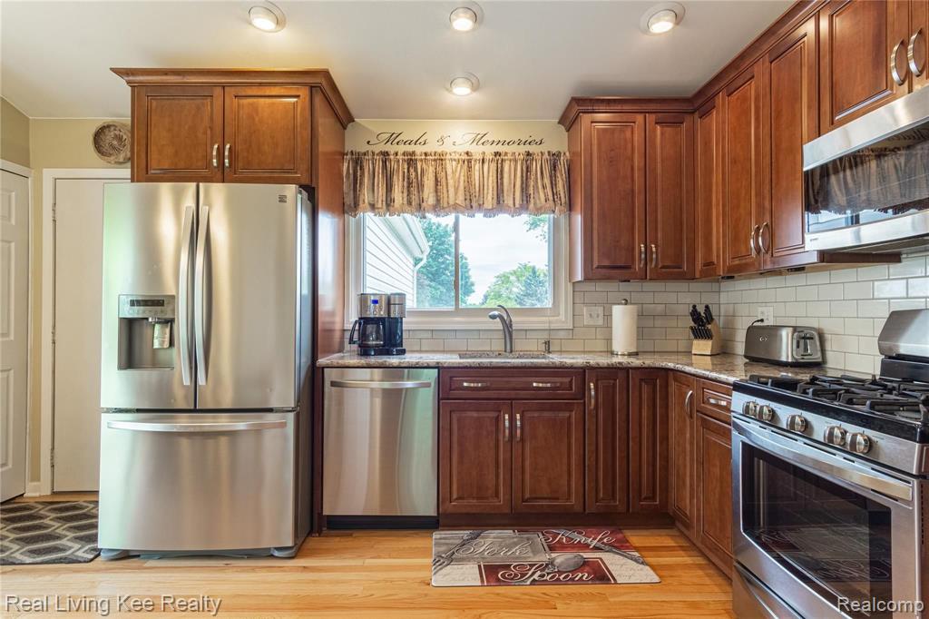 2160 Warrington Road Rochester Hills, MI 48307 - Photo 19 of 55