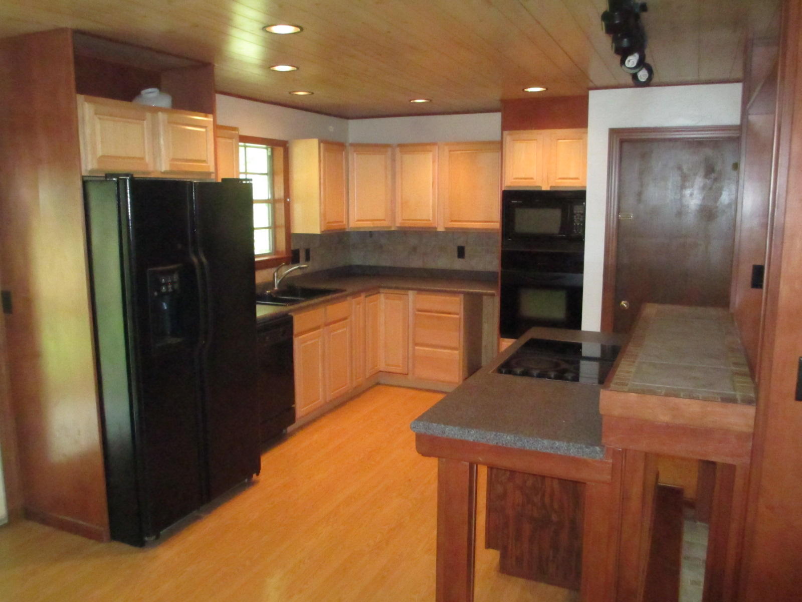 8921 Drake Parkway Road Chattanooga, TN 37416 - Photo 4 of 10 Kitchen