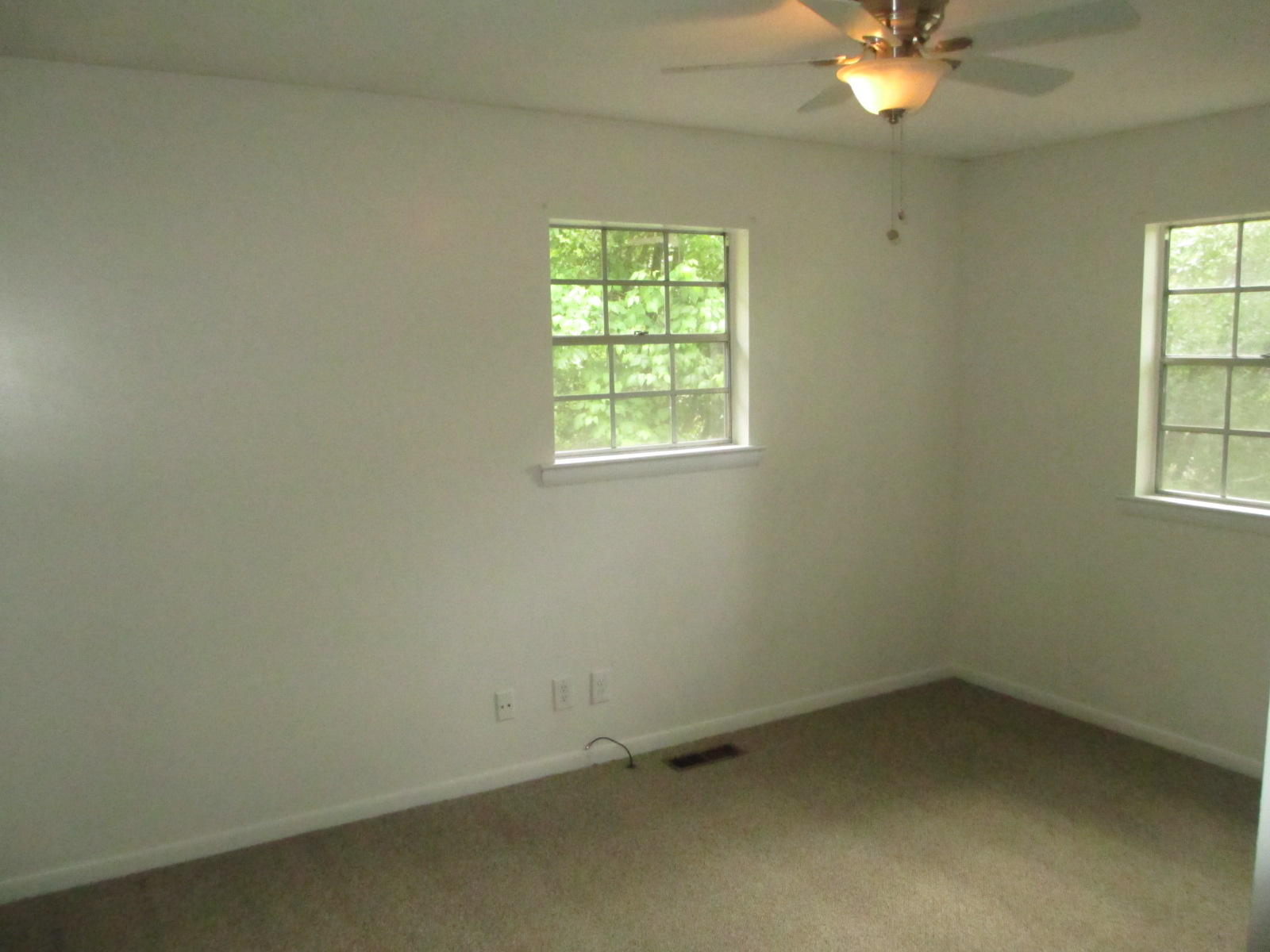 8921 Drake Parkway Road Chattanooga, TN 37416 - Photo 7 of 10 2nd Bedroom