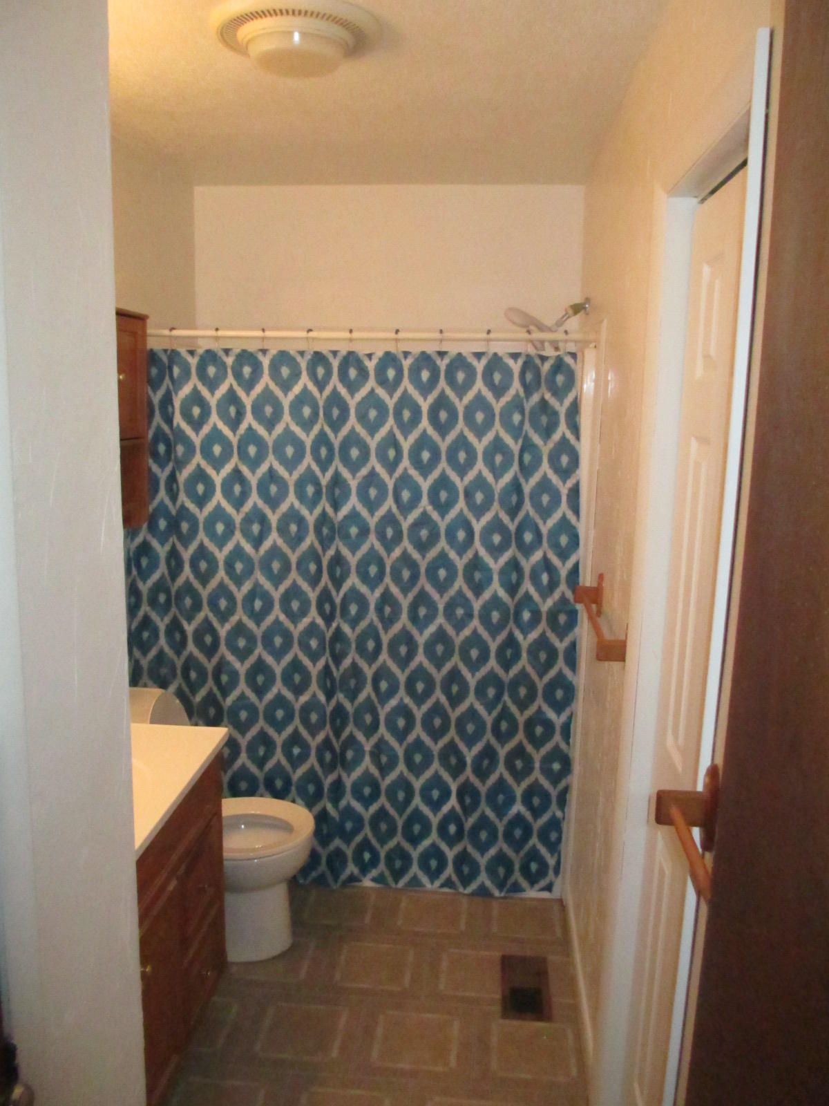 8921 Drake Parkway Road Chattanooga, TN 37416 - Photo 9 of 10 Full Bath