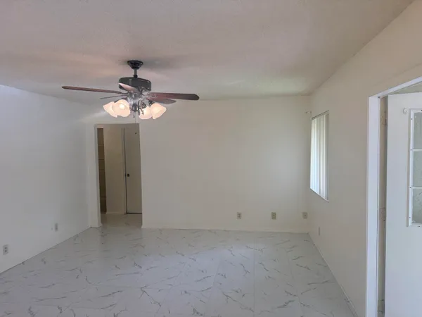 $2,000 | 211 Pine High Occupancy Vehicle Circle, Unit D2, Greenacres, FL 33463